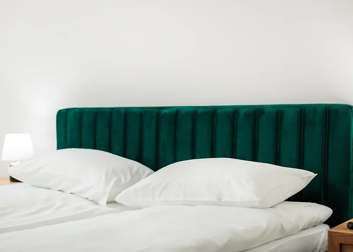 Of The Kings - Eden Apartament