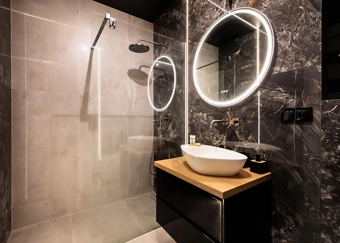 Apartment Of The Kings - Eden Krakow