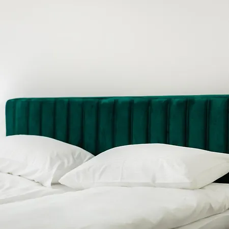 Of The Kings - Eden Lejlighed